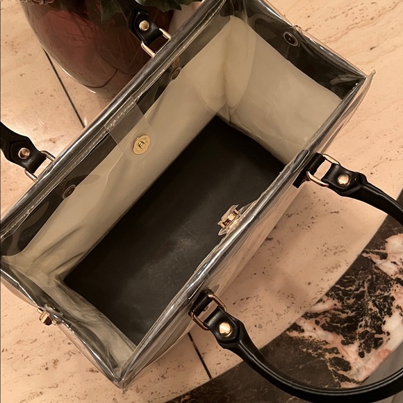 Upcycled Gucci Beauty Shopping Bag - Picture 4 of 10